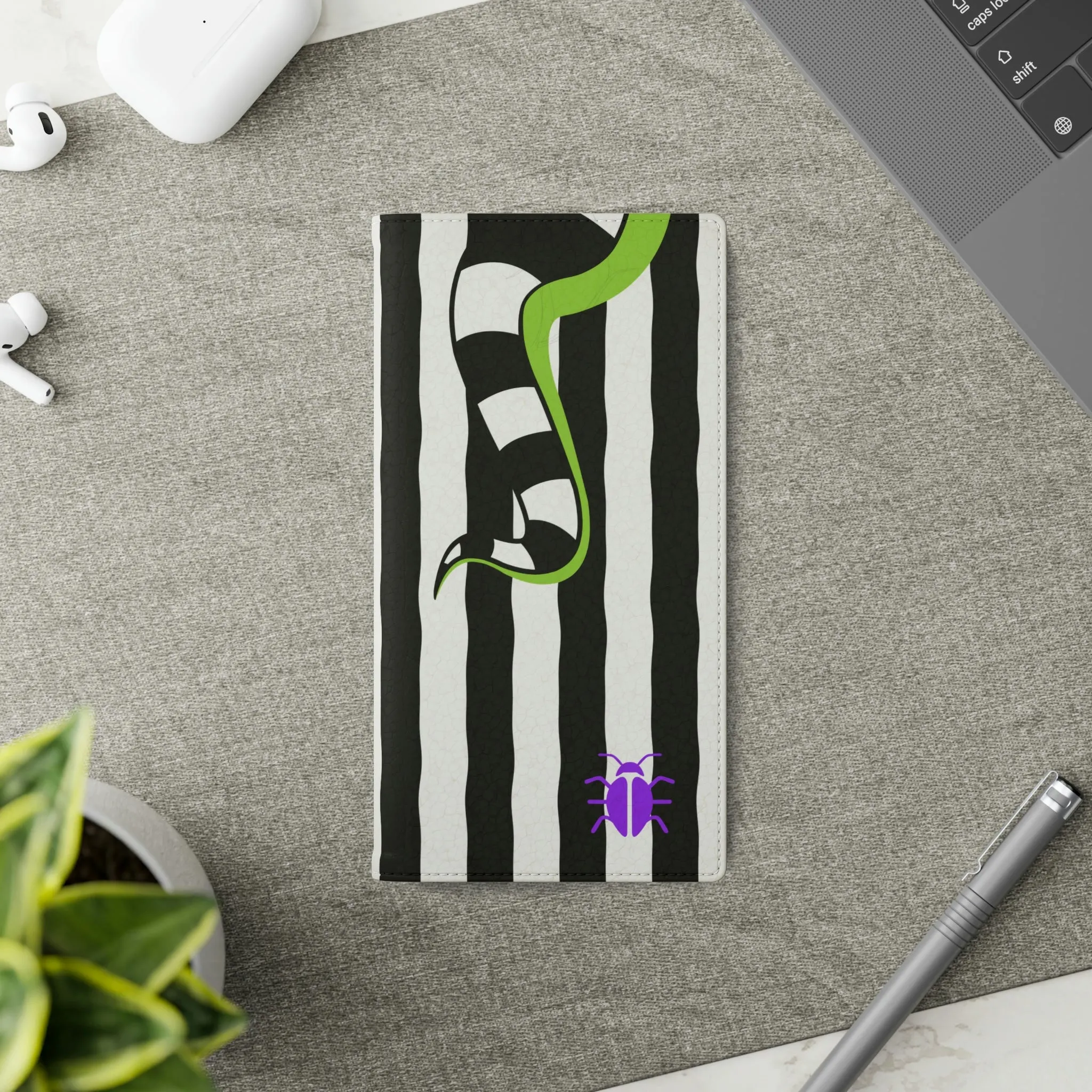Beetlejuce & Sandworm Street Style | Horror Freak Flip Wallet Phone Case